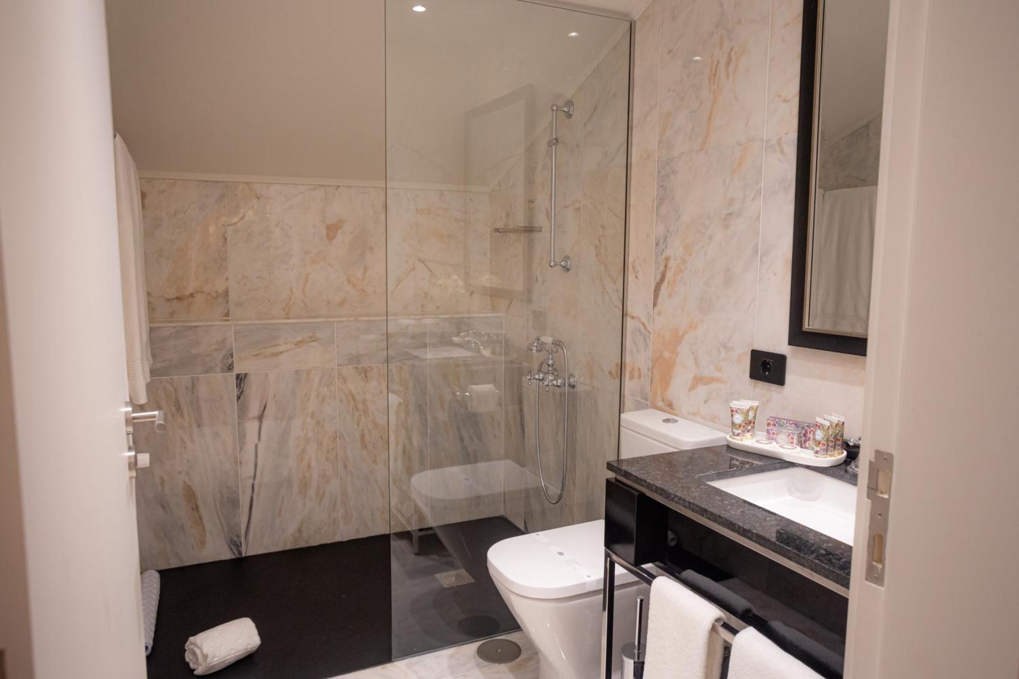 Solar Do Requeijo By Luna Hotels & Resorts Arcos de Valdevez Bagian luar foto A shower enclosure