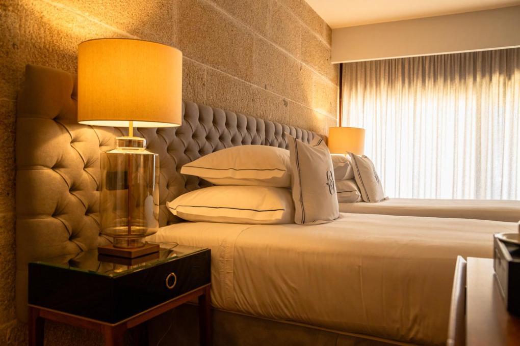 Solar Do Requeijo By Luna Hotels & Resorts Arcos de Valdevez Bagian luar foto A bedroom at the hotel